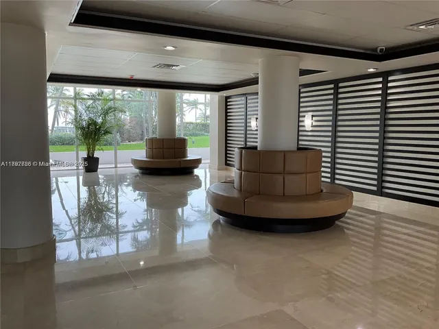 $3,100 | 5005 Collins Avenue, Unit 1523, Miami Beach, FL 33140