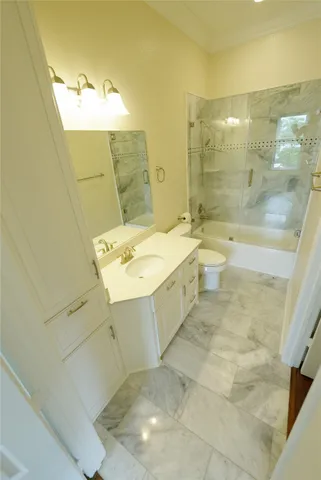 $3,000 | 1013 10th Street, Unit B, Galveston, TX 77550