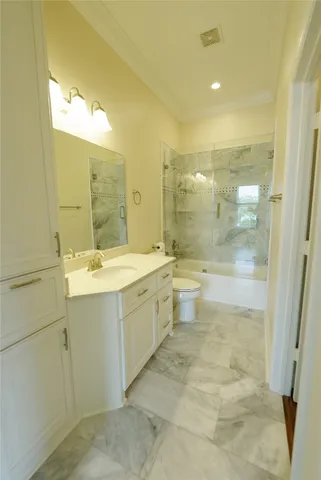 $3,000 | 1013 10th Street, Unit B, Galveston, TX 77550