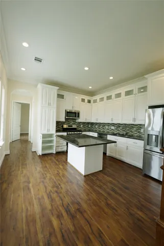 $3,000 | 1013 10th Street, Unit B, Galveston, TX 77550