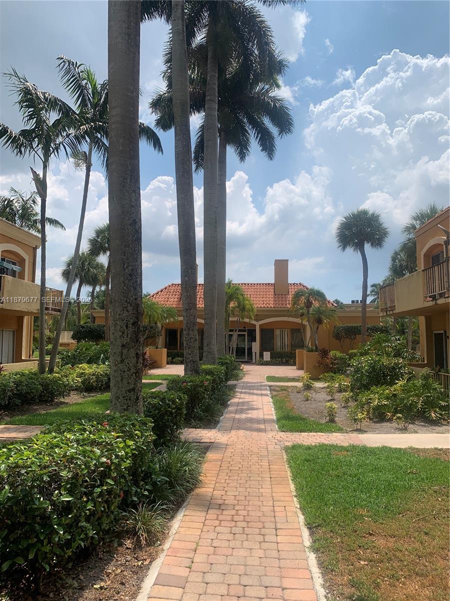 17901 Northwest 68th Avenue, Unit R209 Hialeah, FL 33015 - Photo 37 of 40
