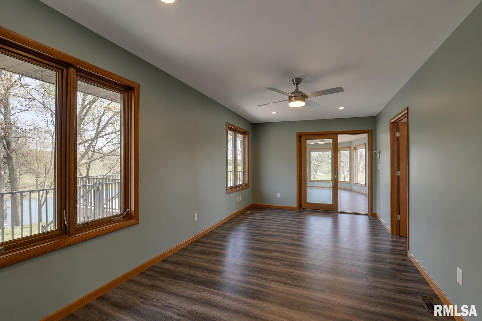 4729 Hidden Cove Road Quincy, IL 62305 - Photo 8 of 17
