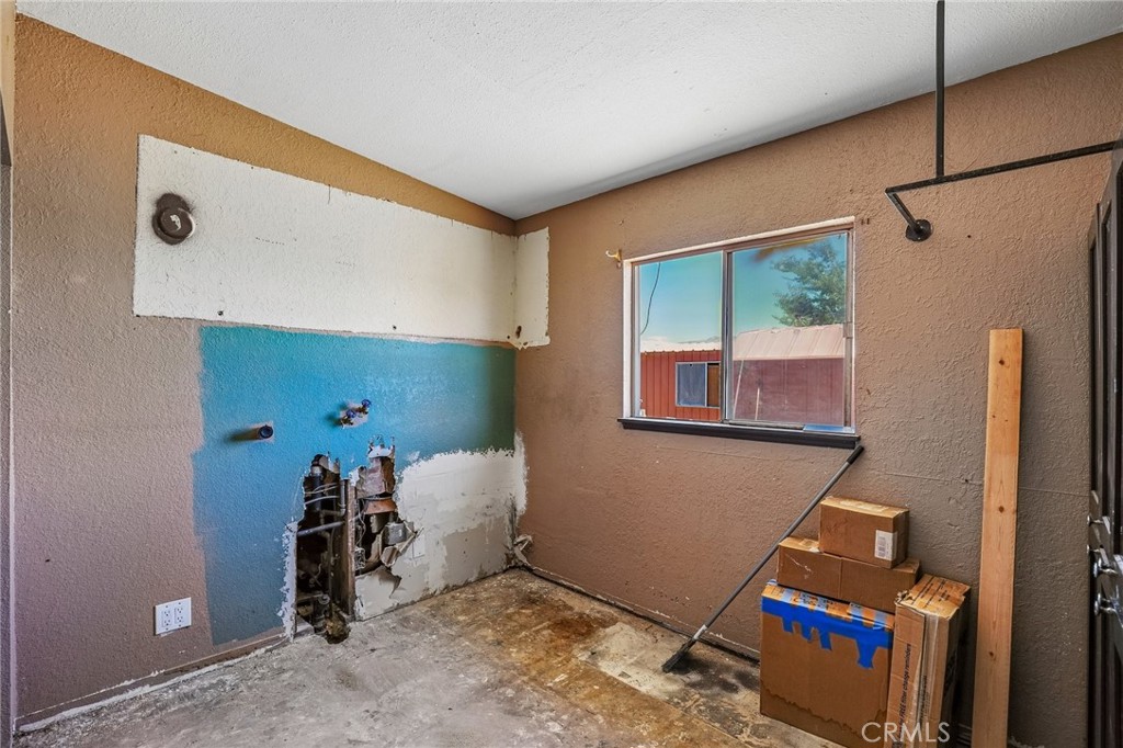 13207 Nicola Road Apple Valley, CA 92308 - Photo 15 of 33