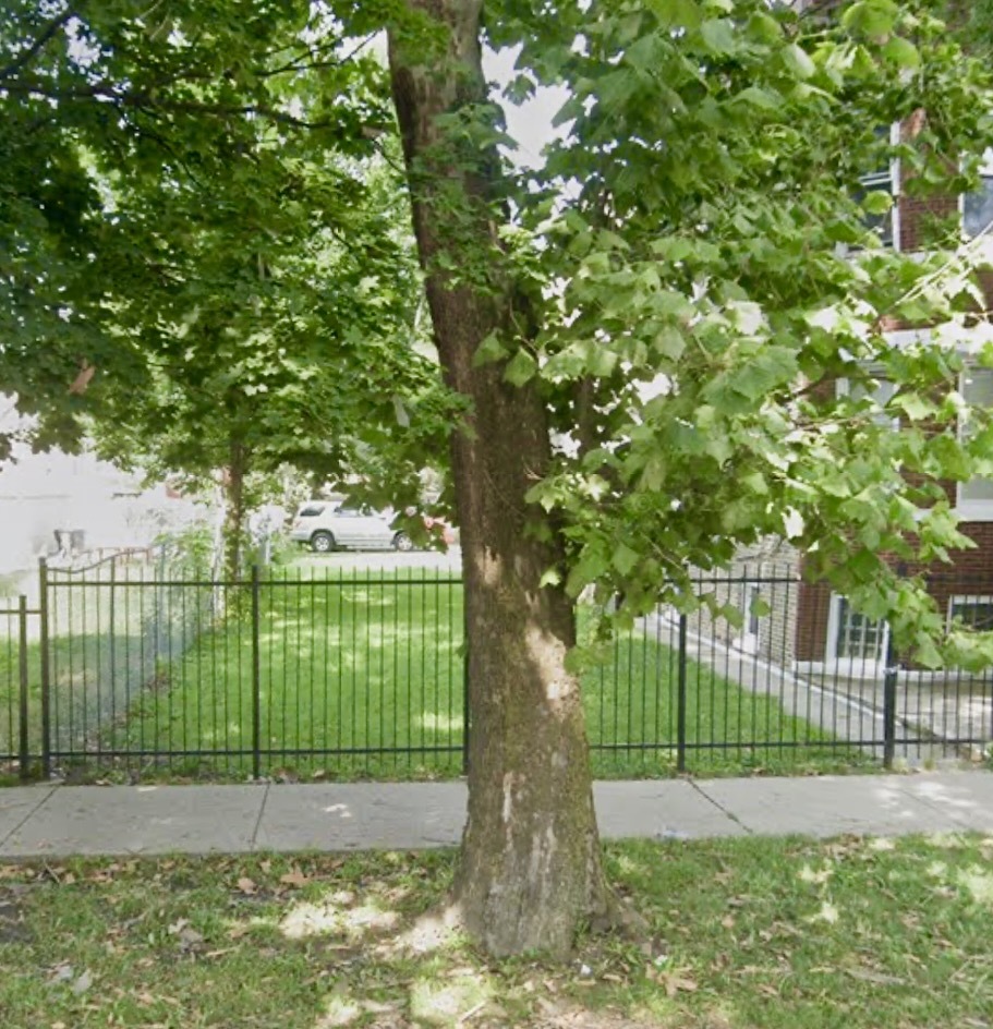 1032 North Springfield Avenue Chicago, IL 60651 - Photo 2 of 2 a view of a park