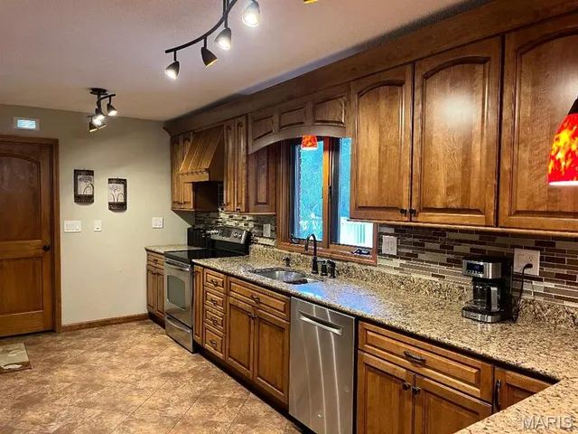 $459,900 | 7005 Ivy Lane, Godfrey, IL 62035