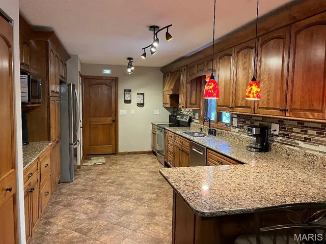 $459,900 | 7005 Ivy Lane, Godfrey, IL 62035