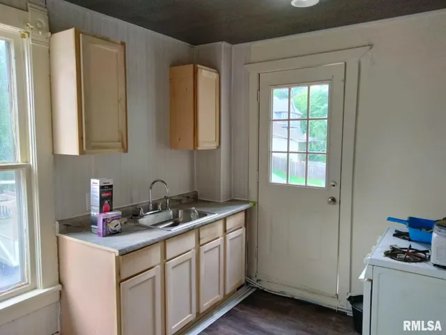 $105,000 | 227 West Pine Street, Canton, IL 61520