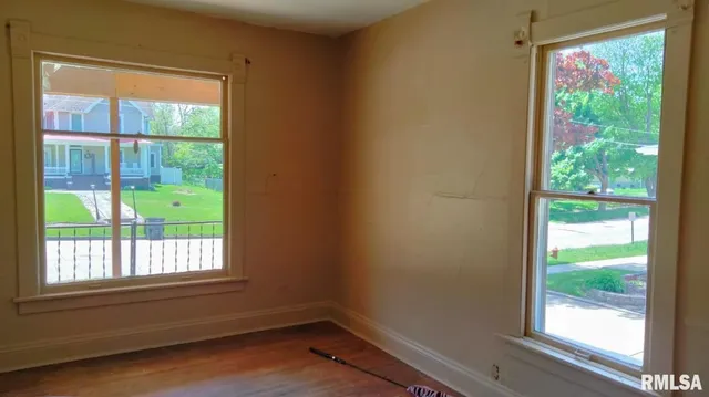 $105,000 | 227 West Pine Street, Canton, IL 61520