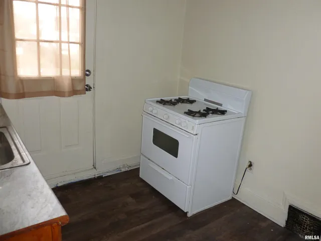 $105,000 | 227 West Pine Street, Canton, IL 61520