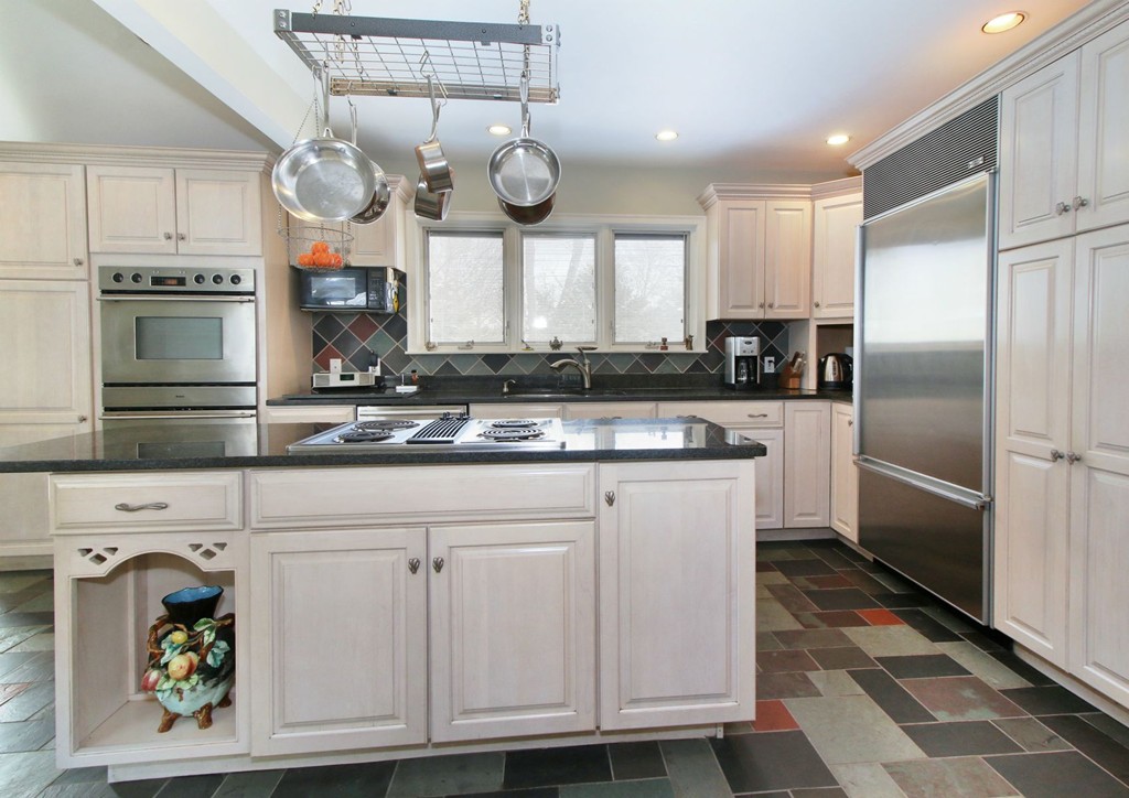7 Rendall Road Boston, MA 02132 - Photo 8 of 30 Gallery Image 8