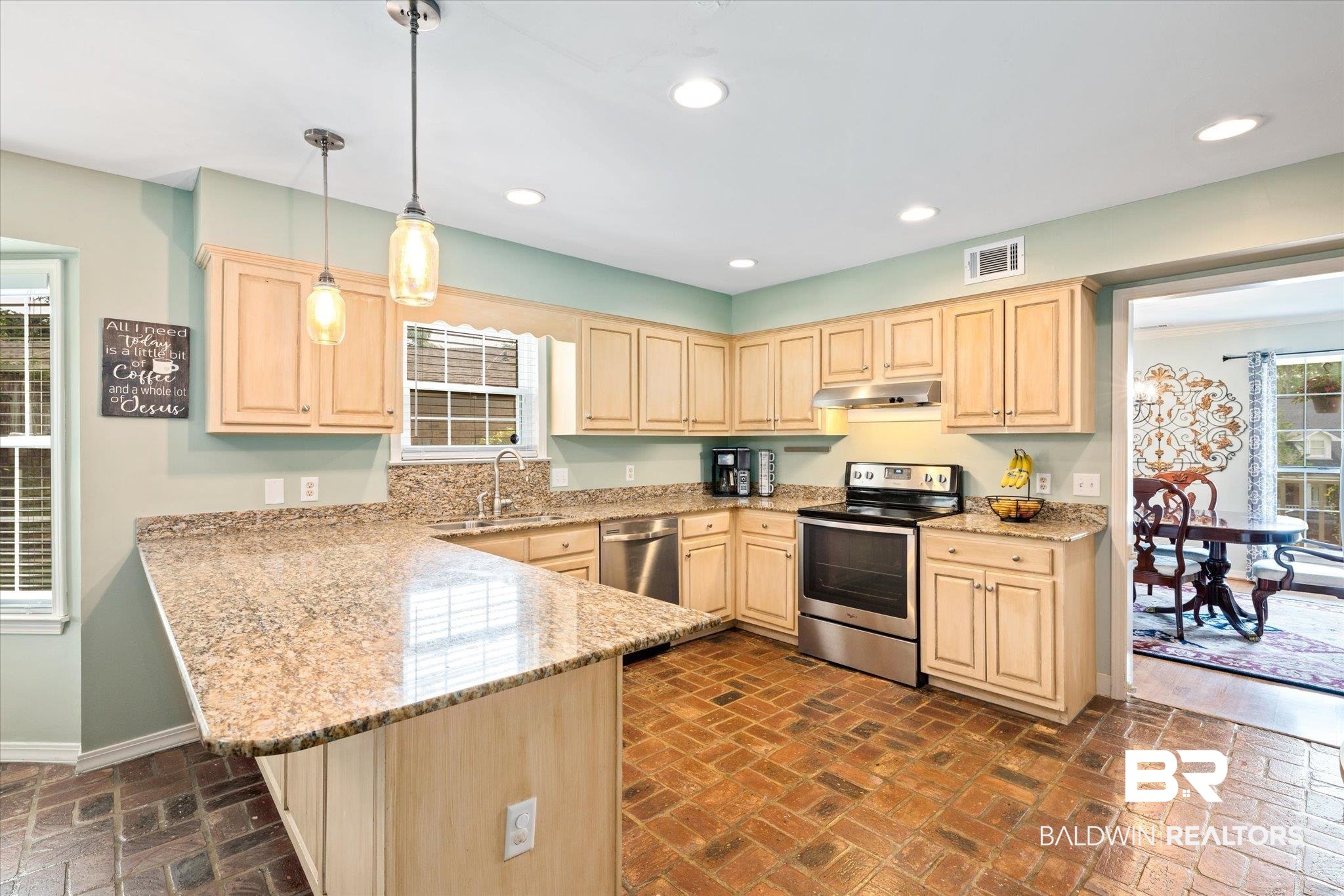 1054 Aberdeen Court North Mobile, AL 36609 - Photo 11 of 30
