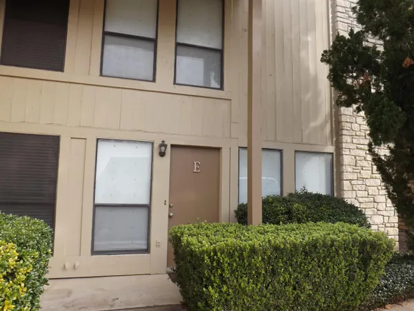 $1,595 | 704 Hsb Boulevard, Unit E, Horseshoe Bay, TX 78657