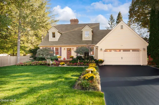 $599,900 | 524 Mac Elroy Road, Clifton Park, NY 12065