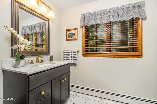 $599,900 | 524 Mac Elroy Road, Clifton Park, NY 12065