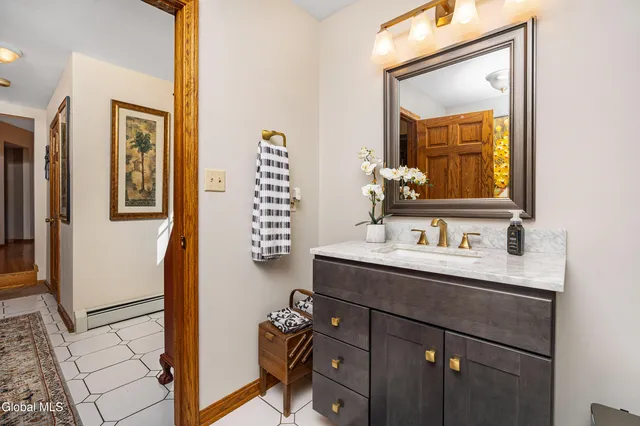 $599,900 | 524 Mac Elroy Road, Clifton Park, NY 12065