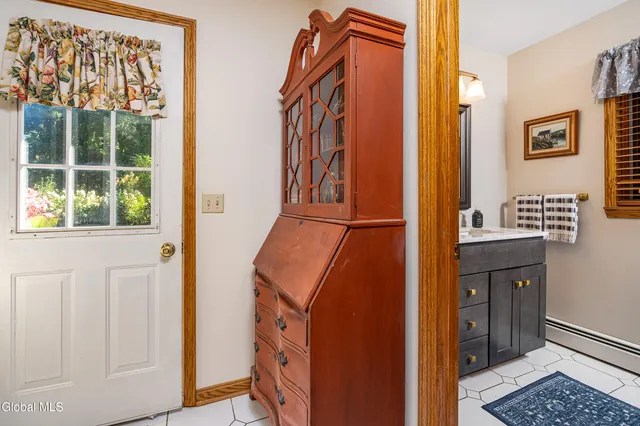 $599,900 | 524 Mac Elroy Road, Clifton Park, NY 12065