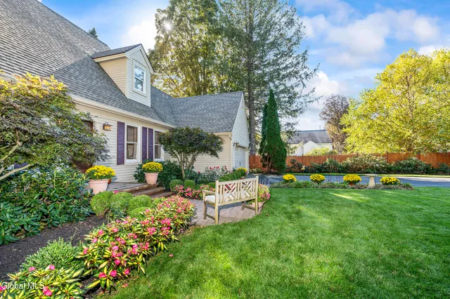 $599,900 | 524 Mac Elroy Road, Clifton Park, NY 12065