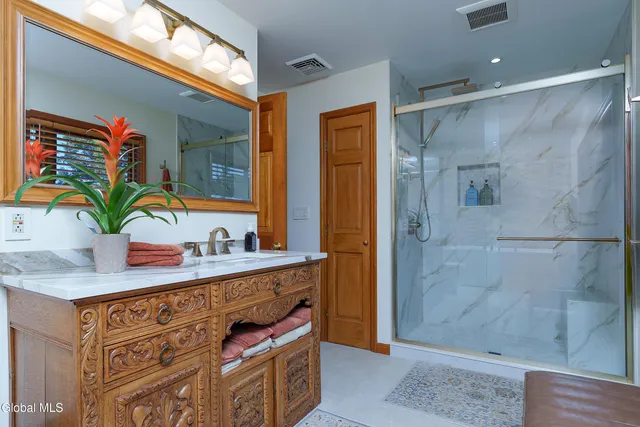 $599,900 | 524 Mac Elroy Road, Clifton Park, NY 12065