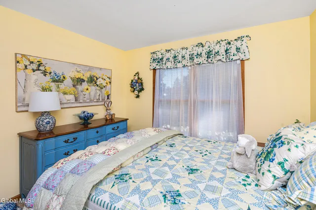 $599,900 | 524 Mac Elroy Road, Clifton Park, NY 12065