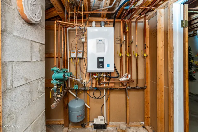 $599,900 | 524 Mac Elroy Road, Clifton Park, NY 12065