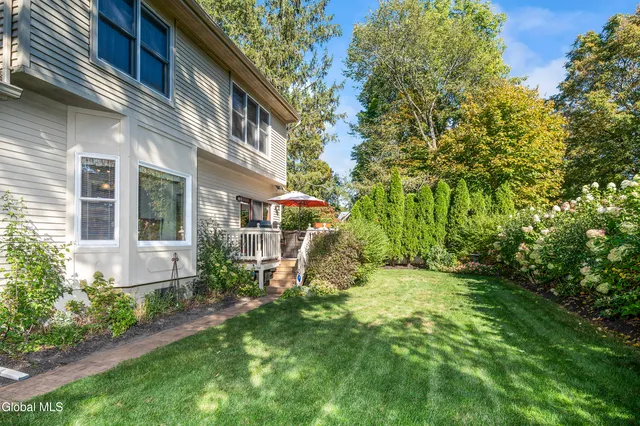 $599,900 | 524 Mac Elroy Road, Clifton Park, NY 12065