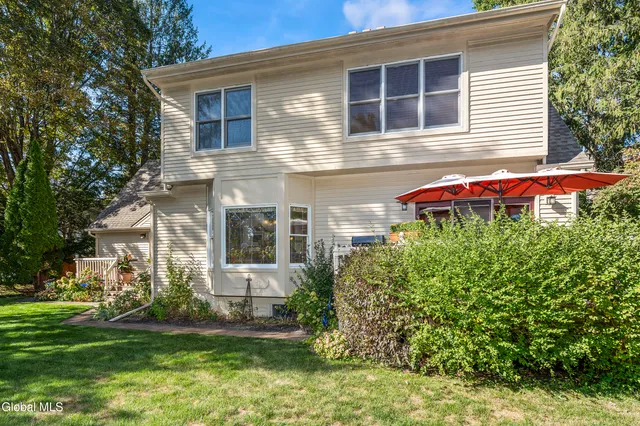 $599,900 | 524 Mac Elroy Road, Clifton Park, NY 12065