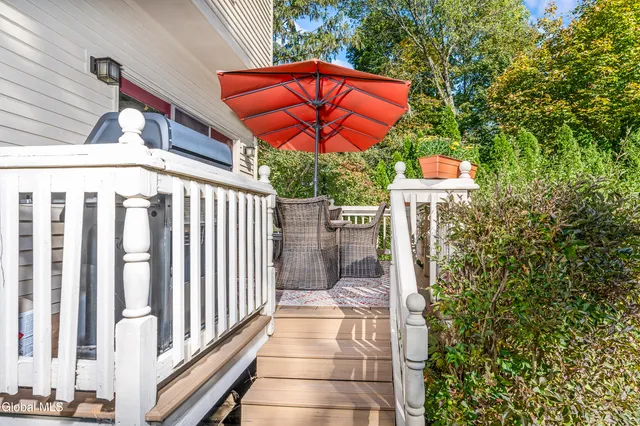 $599,900 | 524 Mac Elroy Road, Clifton Park, NY 12065