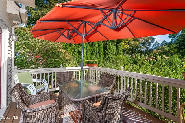 $599,900 | 524 Mac Elroy Road, Clifton Park, NY 12065