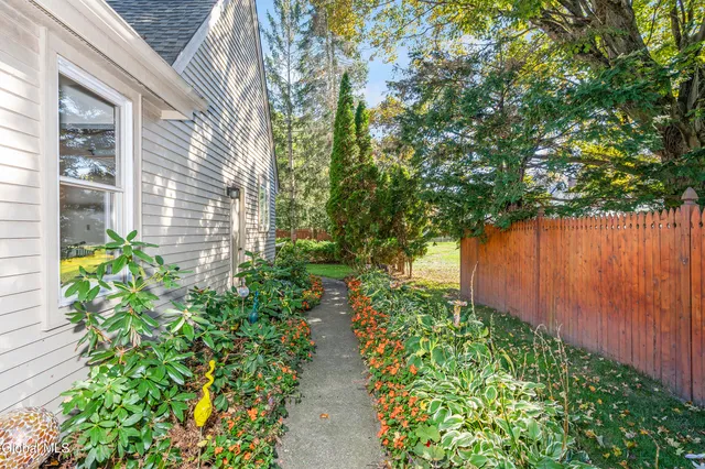 $599,900 | 524 Mac Elroy Road, Clifton Park, NY 12065