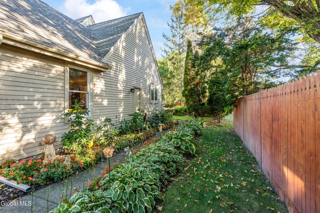 $599,900 | 524 Mac Elroy Road, Clifton Park, NY 12065