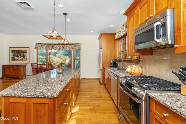 $599,900 | 524 Mac Elroy Road, Clifton Park, NY 12065