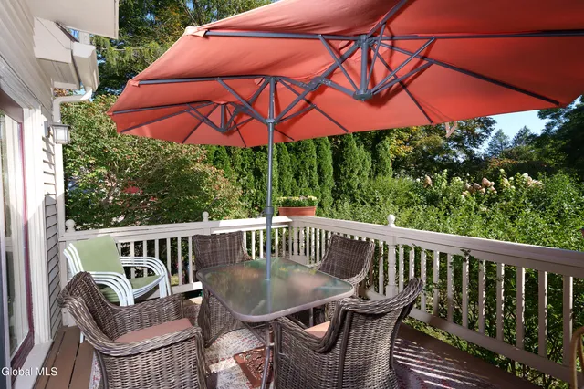 $599,900 | 524 Mac Elroy Road, Clifton Park, NY 12065