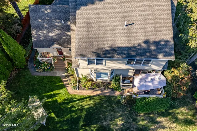 $599,900 | 524 Mac Elroy Road, Clifton Park, NY 12065