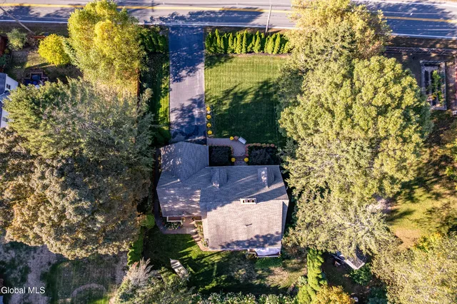 $599,900 | 524 Mac Elroy Road, Clifton Park, NY 12065