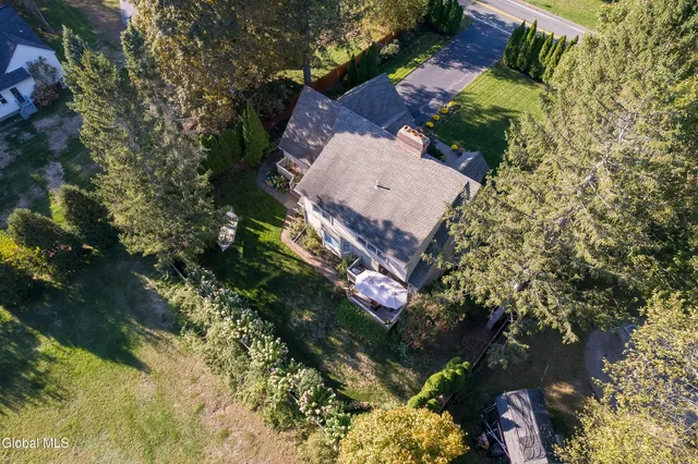 $599,900 | 524 Mac Elroy Road, Clifton Park, NY 12065