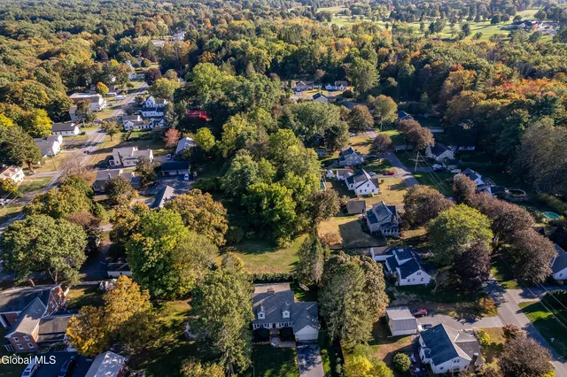 $599,900 | 524 Mac Elroy Road, Clifton Park, NY 12065