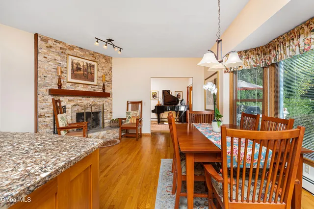 $599,900 | 524 Mac Elroy Road, Clifton Park, NY 12065