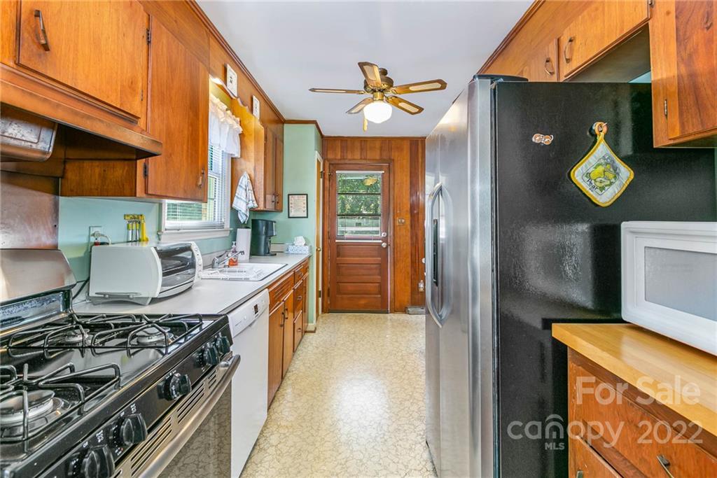 3208 Spring Valley Road Charlotte, NC 28210 - Photo 9 of 27 Gallery Image 9
