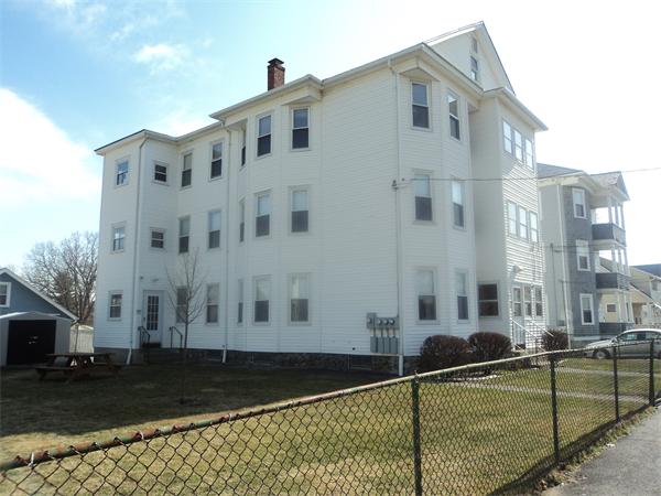 59 King Philip Road Worcester, MA 01606 - Photo 2 of 20 a view of a large building
