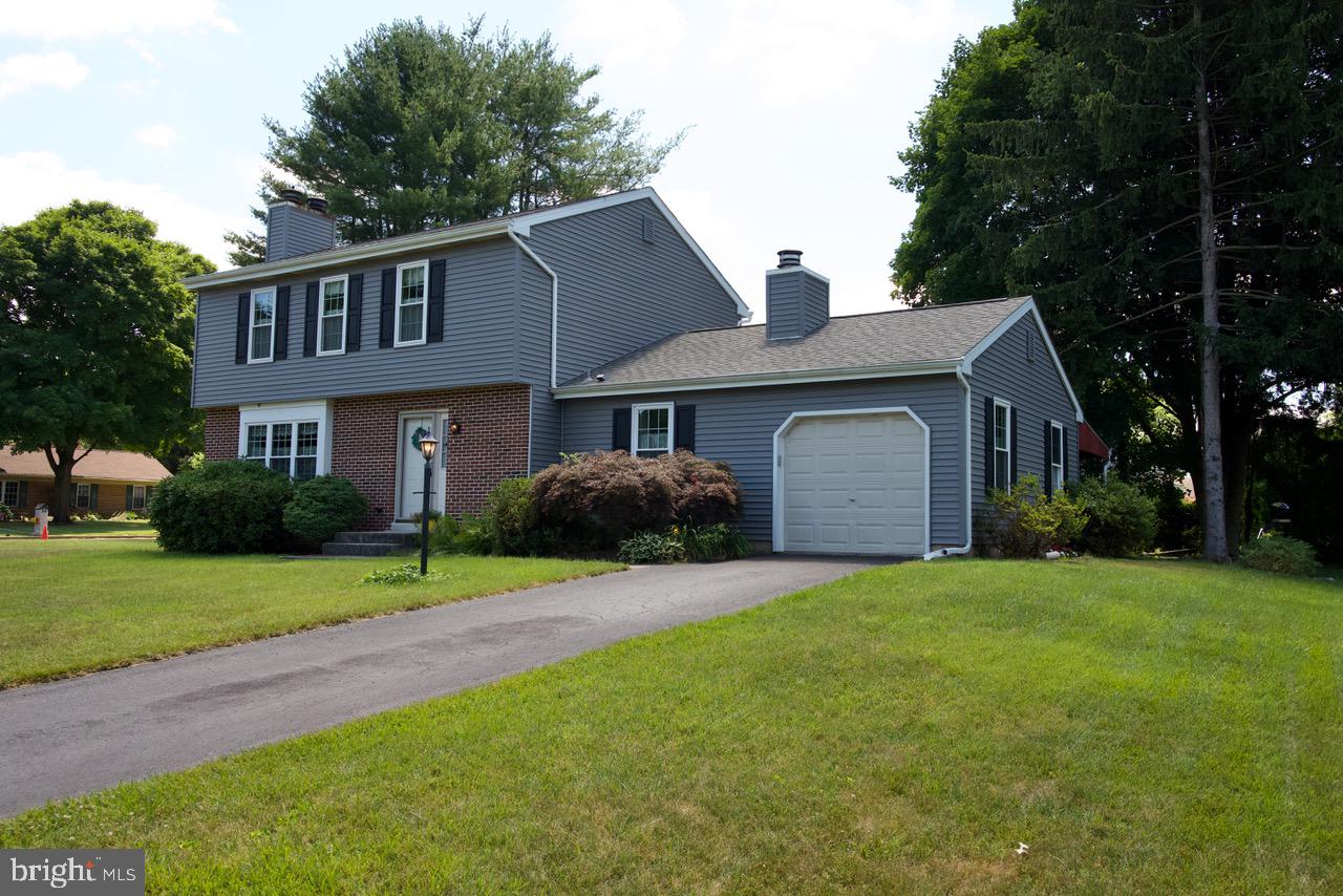 4520 Farming Ridge Boulevard Reading, PA 19606 - Photo 3 of 15
