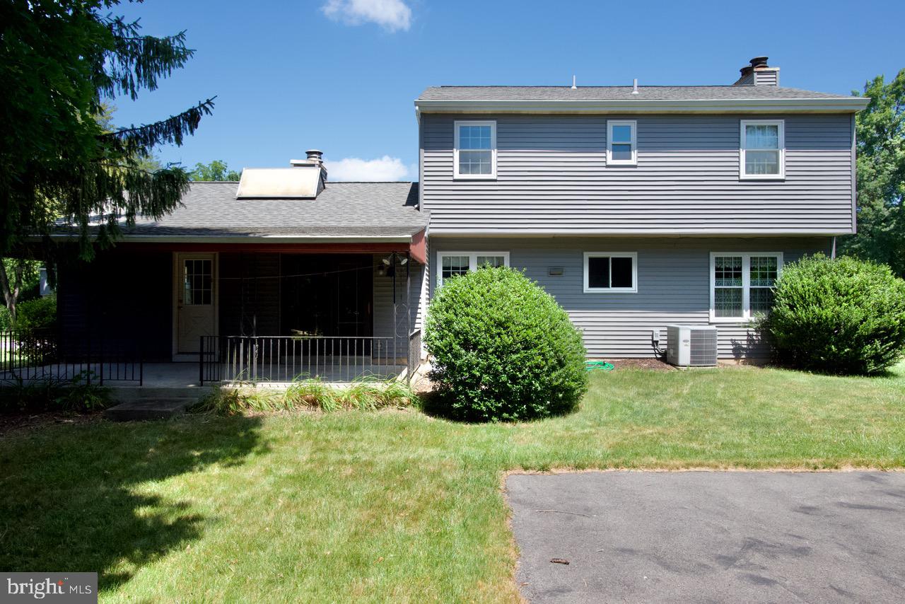 4520 Farming Ridge Boulevard Reading, PA 19606 - Photo 4 of 15