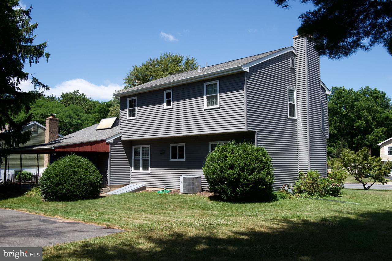 4520 Farming Ridge Boulevard Reading, PA 19606 - Photo 5 of 15