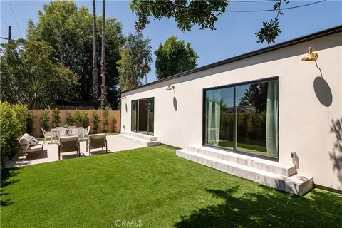 $1,739,500 | 5944 Lasaine Avenue, Encino, CA 91316