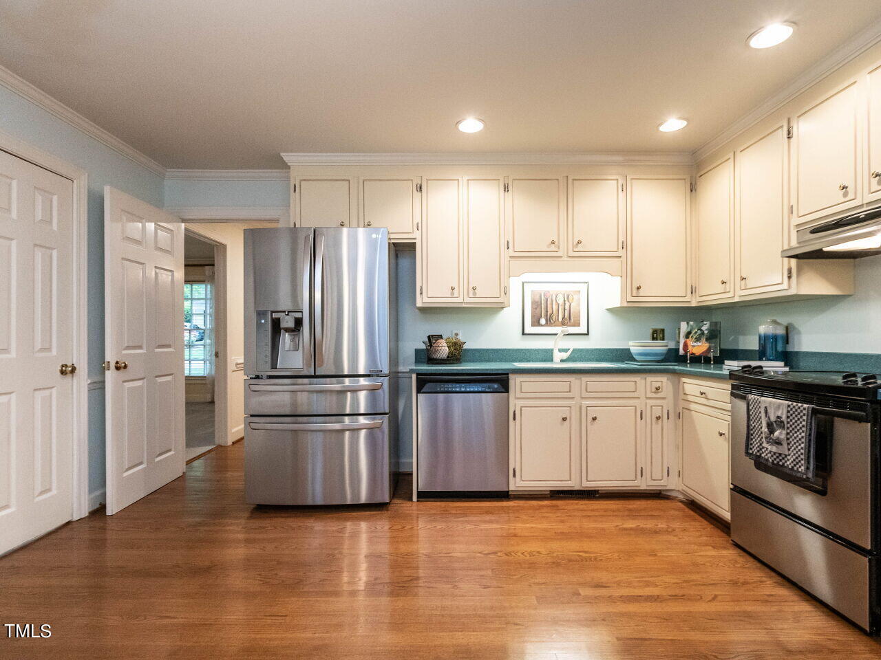 7805 Highlandview Circle Raleigh, NC 27613 - Photo 14 of 33 014-1280x960-kitchen