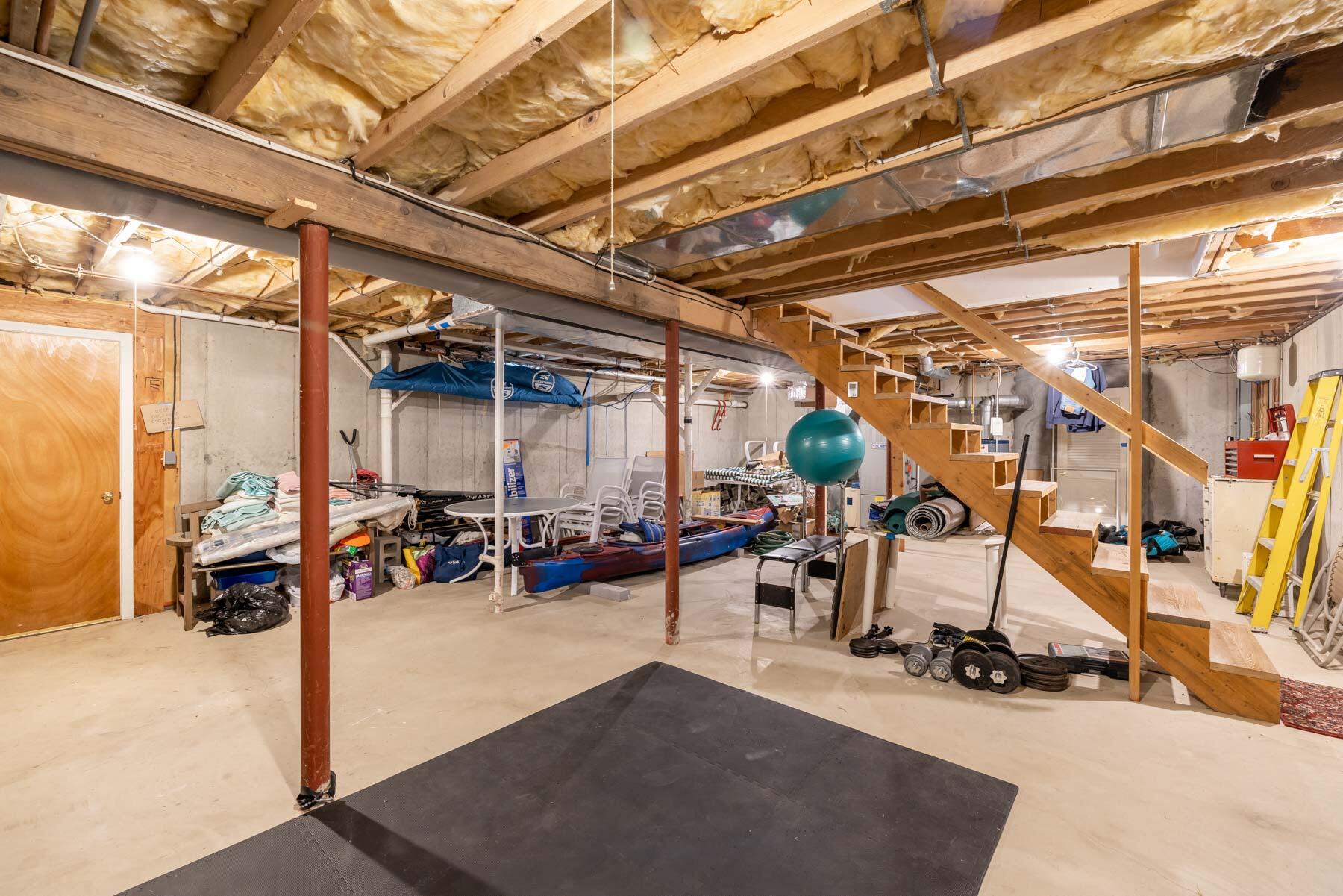 68 Marthas Road Edgartown, MA 02539 - Photo 14 of 20 a view of a room with gym equipment