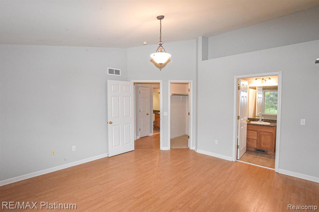 807 Chelsea Ridge Court Howell, MI 48843 - Photo 17 of 32