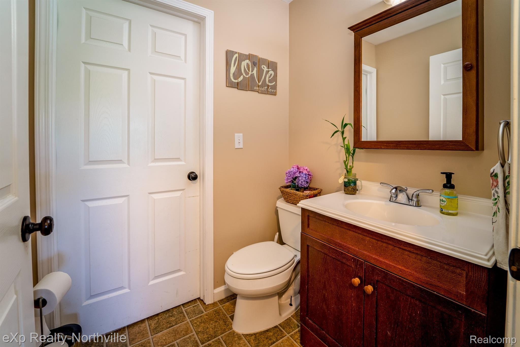 14038 Beech Daly Road Taylor, MI 48180 - Photo 18 of 38 14038 Beech Daly-32.jpg