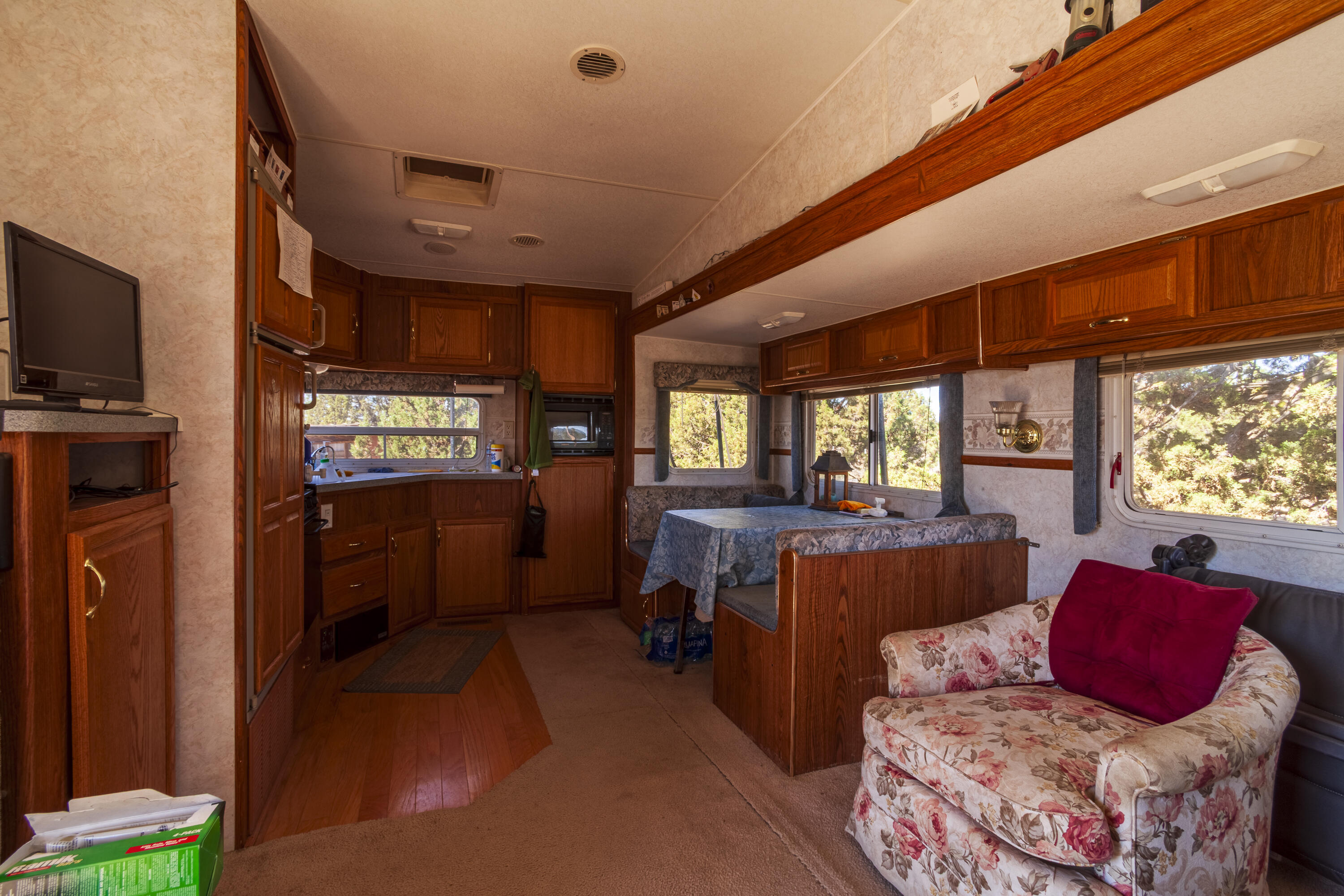 0 Rd 25 Aka Golden View Ranch Rd Bend, Unit LOT 30 Bend, OR 97701 - Photo 32 of 34 5th wheel interior.