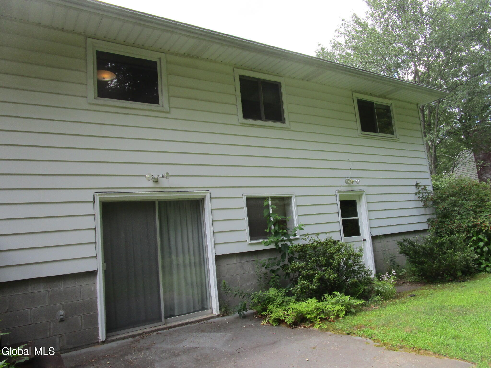 676 Pearse Road Niskayuna, NY 12309 - Photo 8 of 67 IMG_7792