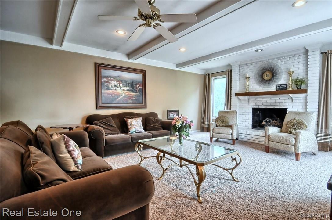 1836 Jason Circle Rochester, MI 48306 - Photo 19 of 45 Family Room
